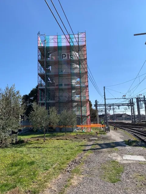 Ponteggio per interventi sulla torre