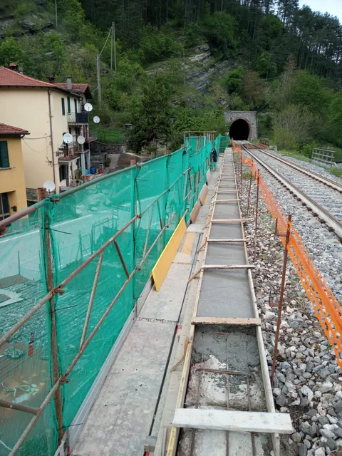 Lavori lungo la linea ferroviaria